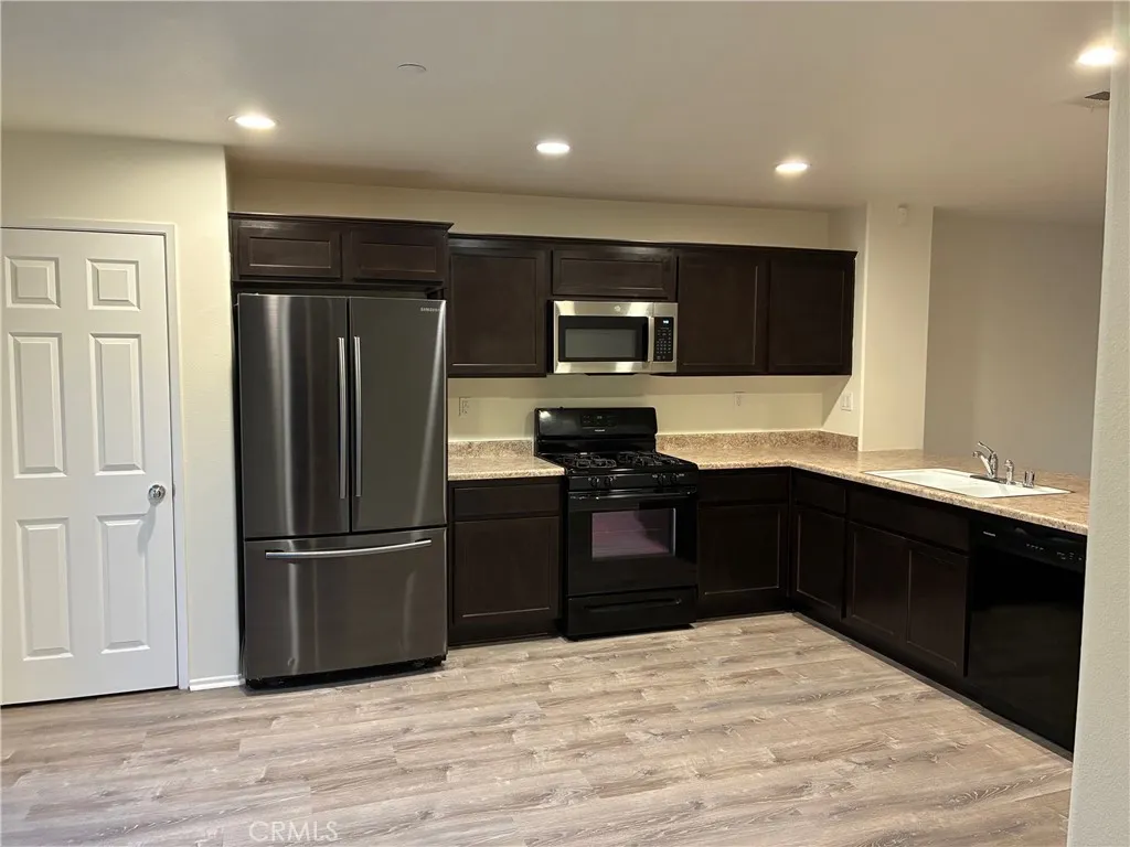 7013 Bella Strada, Fontana, California 92336 home-pic-0