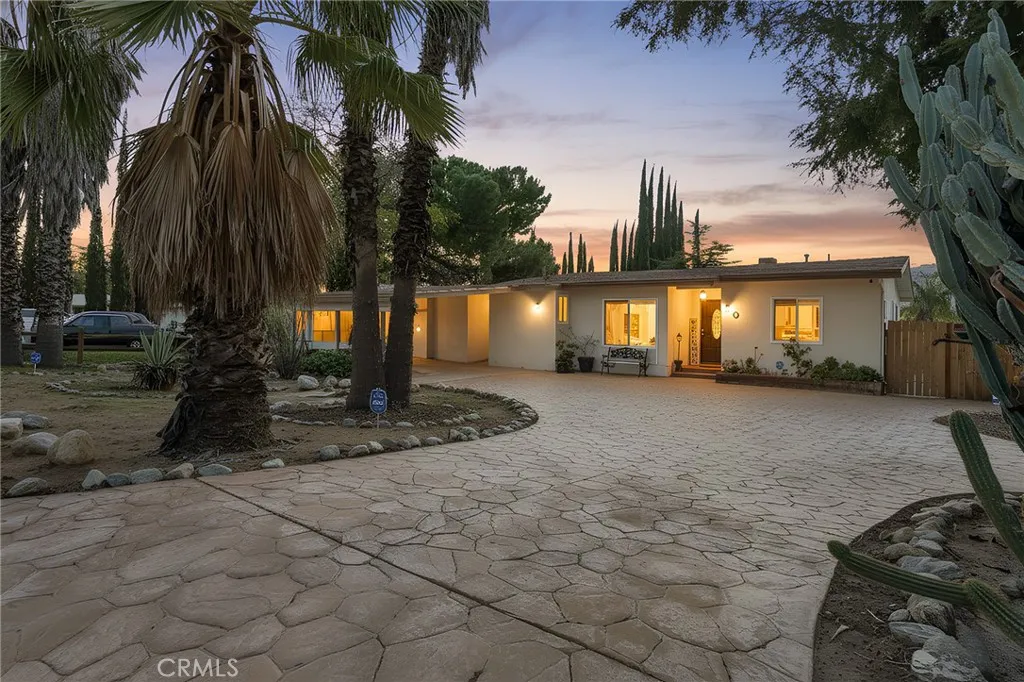 80 E Theodore, Banning, California 92220 home-pic-1