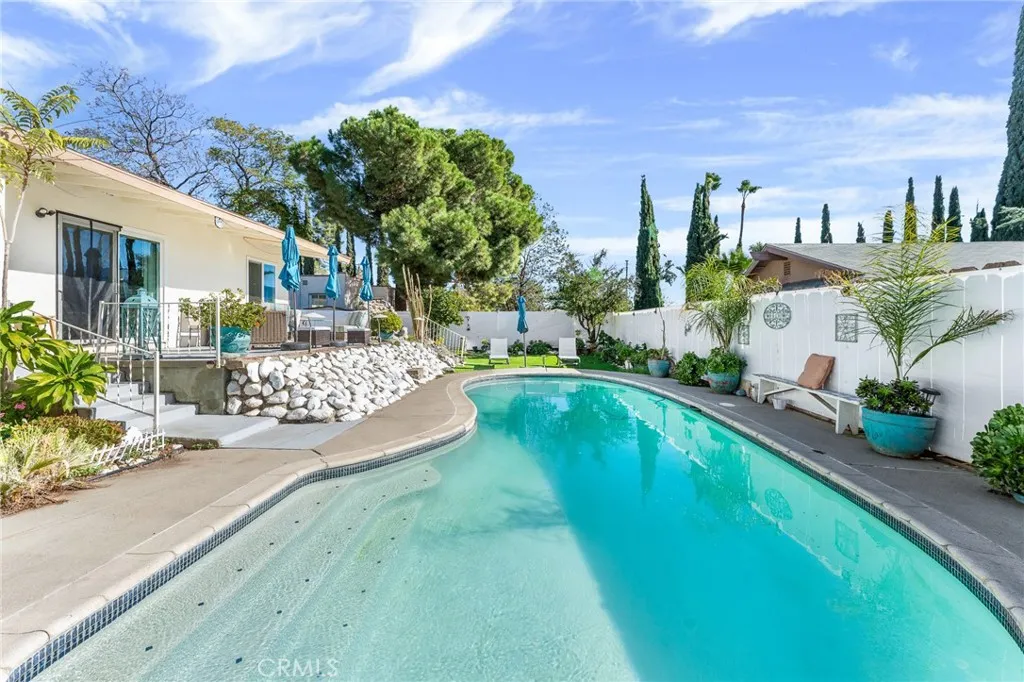 80 E Theodore, Banning, California 92220 home-pic-22