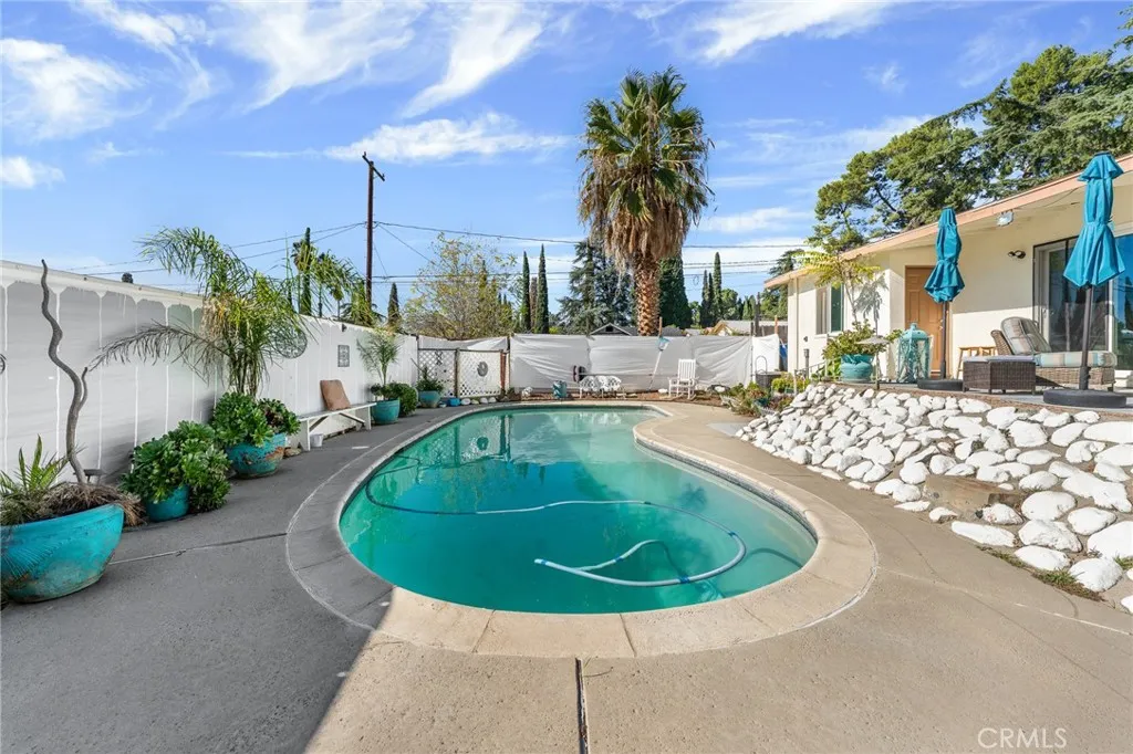 80 E Theodore, Banning, California 92220 home-pic-23