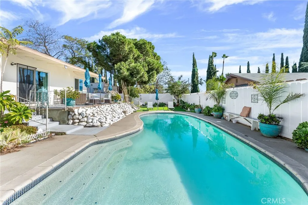 80 E Theodore, Banning, California 92220 home-pic-21