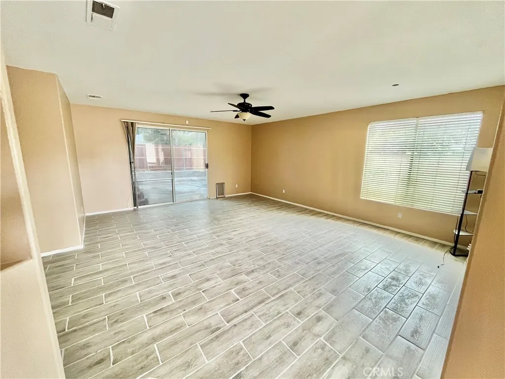 1110 Broadway Lane, Hemet, California 92545 home-pic-6