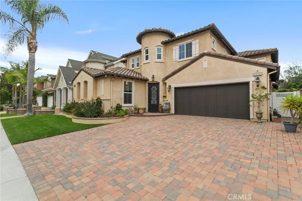 1858 W Meadowbrook, Santa Ana, California 92704 home-pic-37