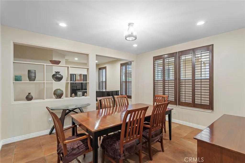 1858 W Meadowbrook, Santa Ana, California 92704 home-pic-12