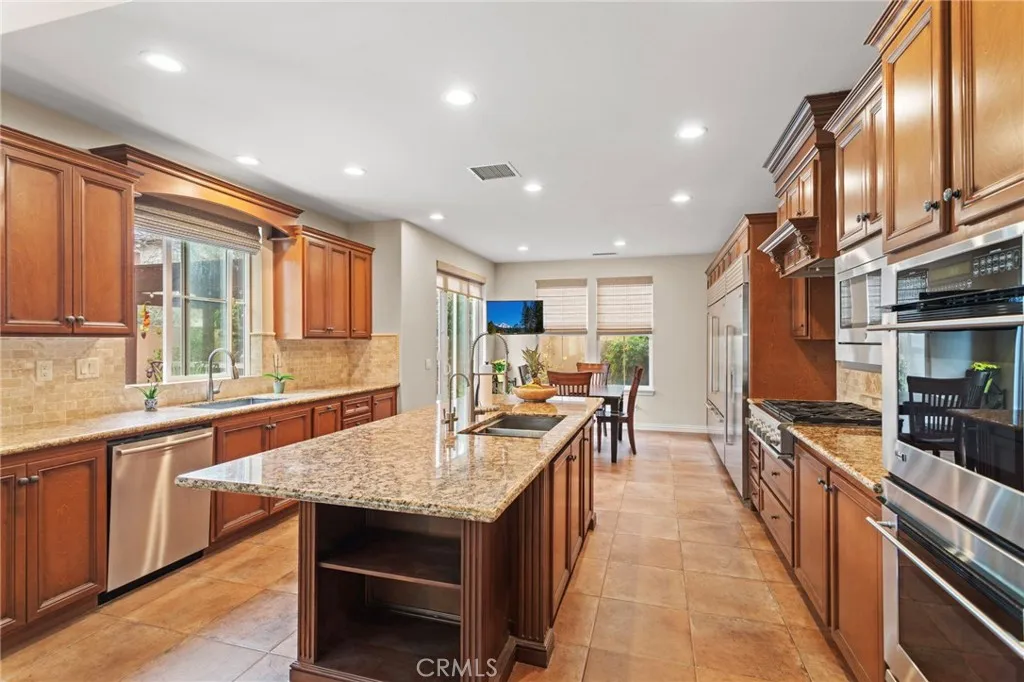 1858 W Meadowbrook, Santa Ana, California 92704 home-pic-7