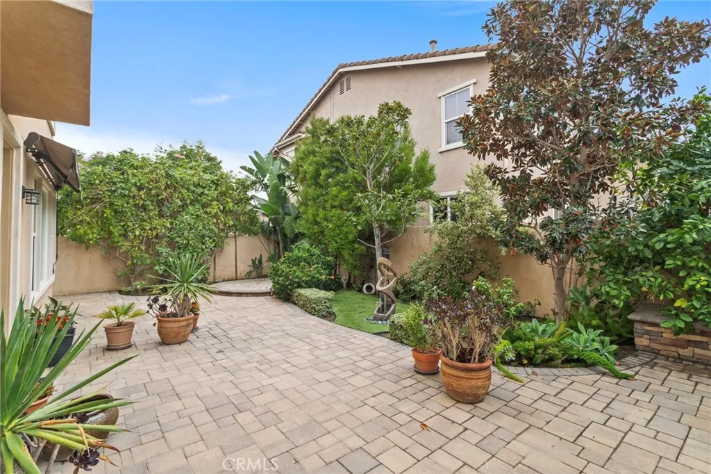 1858 W Meadowbrook, Santa Ana, California 92704 home-pic-41