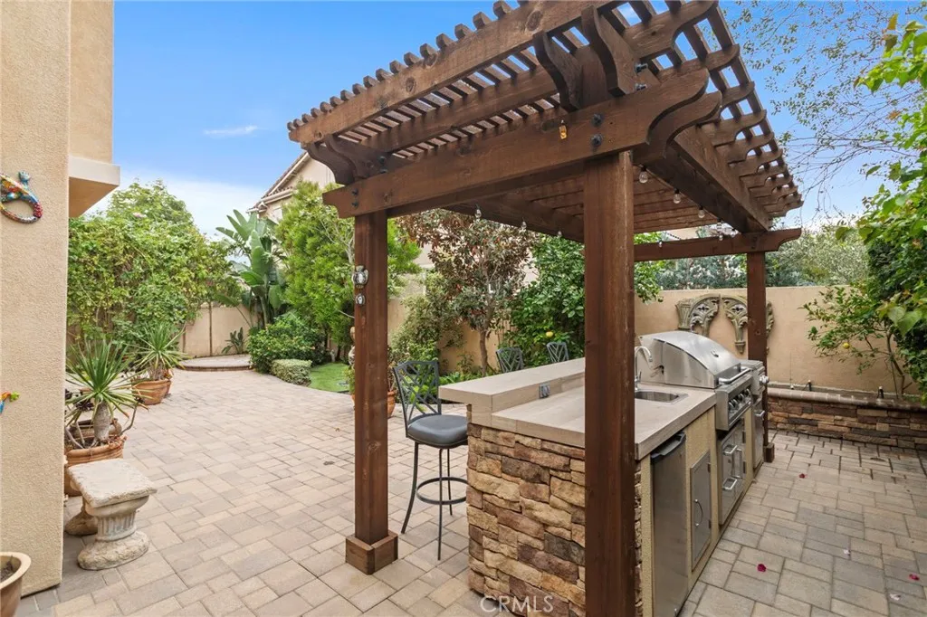 1858 W Meadowbrook, Santa Ana, California 92704 home-pic-40