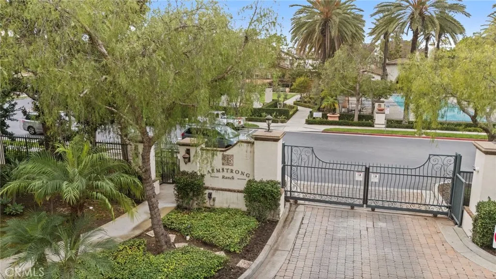 1858 W Meadowbrook, Santa Ana, California 92704 home-pic-51