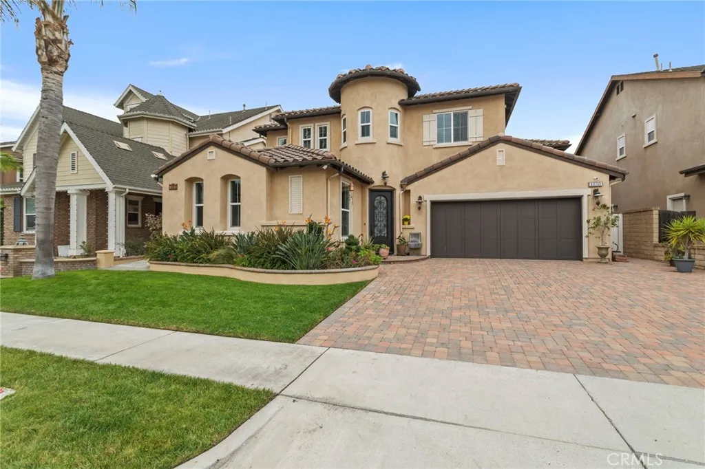 1858 W Meadowbrook, Santa Ana, California 92704 home-pic-0