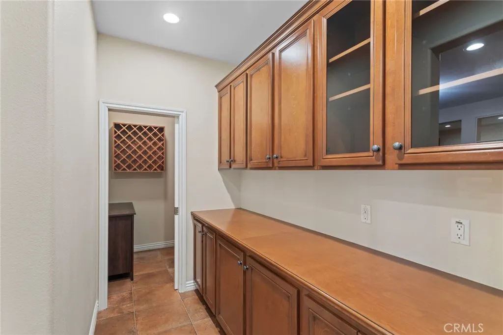 1858 W Meadowbrook, Santa Ana, California 92704 home-pic-6