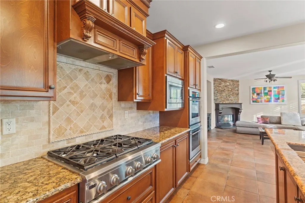 1858 W Meadowbrook, Santa Ana, California 92704 home-pic-9