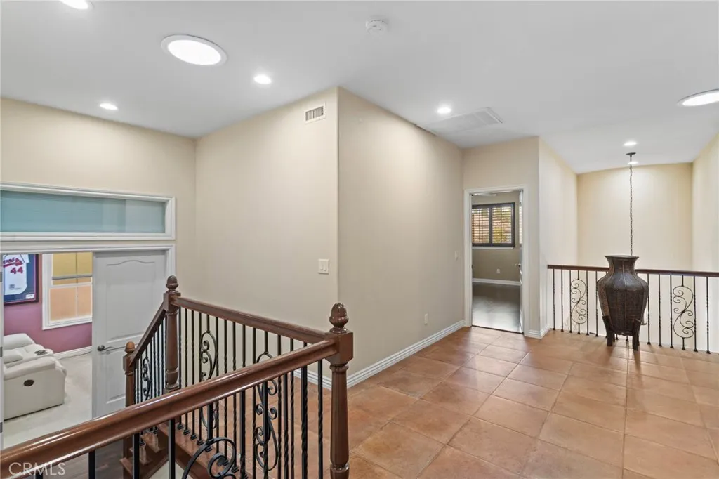 1858 W Meadowbrook, Santa Ana, California 92704 home-pic-28
