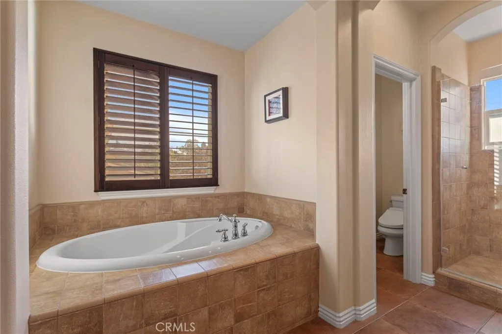 1858 W Meadowbrook, Santa Ana, California 92704 home-pic-35