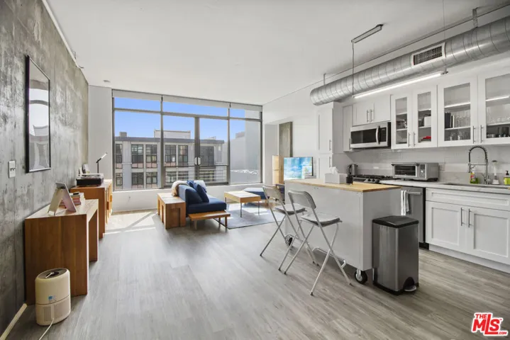 1111 S Grand Avenue 813, Los Angeles, California 90015