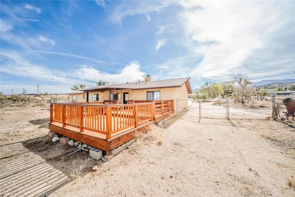 3818 Sunnyslope Road, Phelan, California 92371 home-pic-26