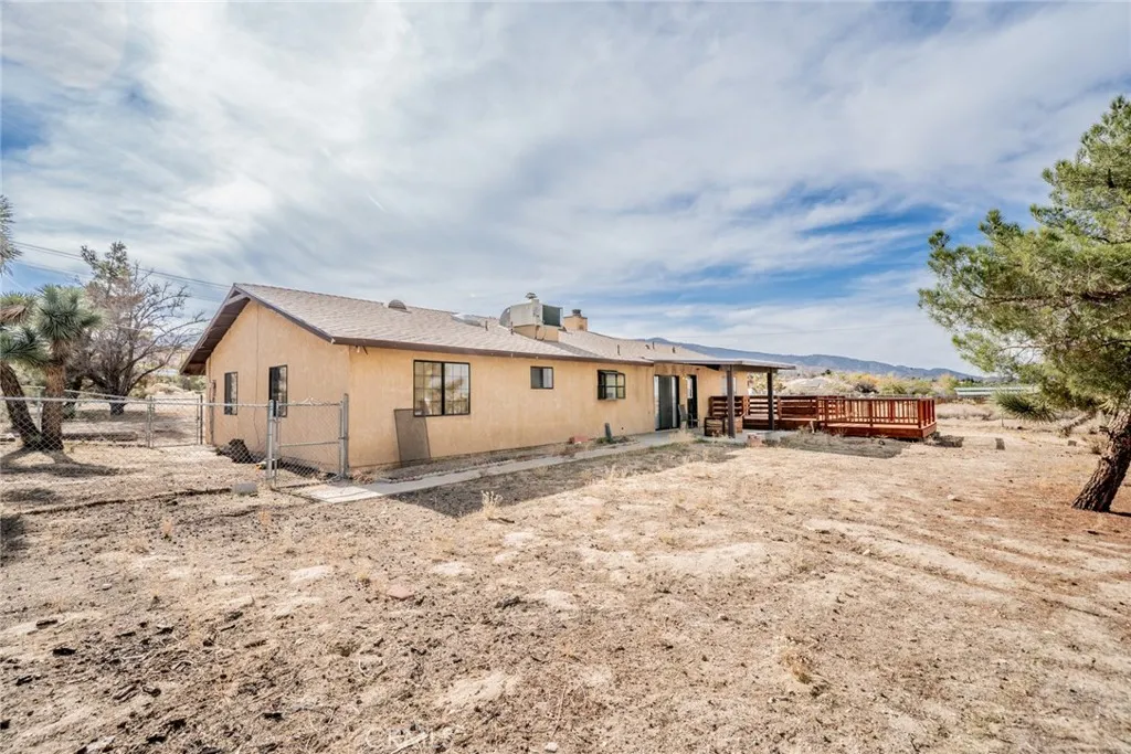 3818 Sunnyslope Road, Phelan, California 92371 home-pic-24