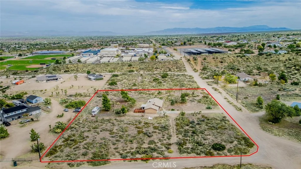 3818 Sunnyslope Road, Phelan, California 92371 home-pic-35