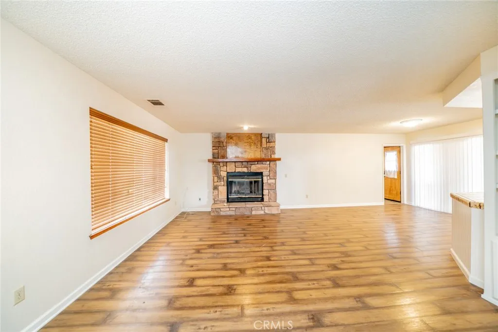 3818 Sunnyslope Road, Phelan, California 92371 home-pic-6