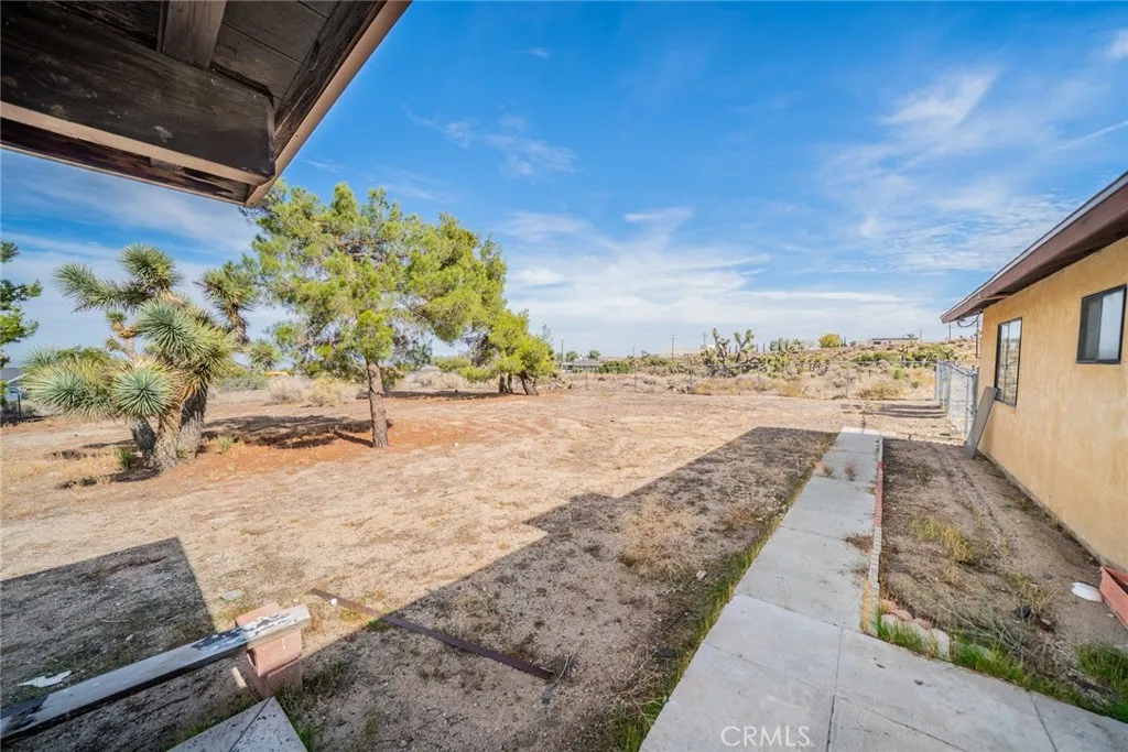 3818 Sunnyslope Road, Phelan, California 92371 home-pic-23