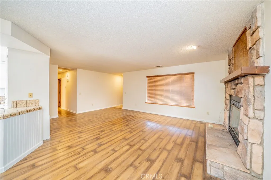 3818 Sunnyslope Road, Phelan, California 92371 home-pic-4