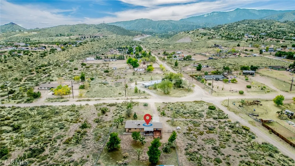 3818 Sunnyslope Road, Phelan, California 92371 home-pic-36