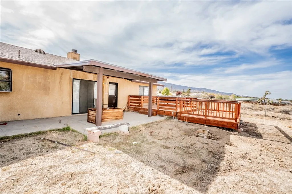 3818 Sunnyslope Road, Phelan, California 92371 home-pic-25