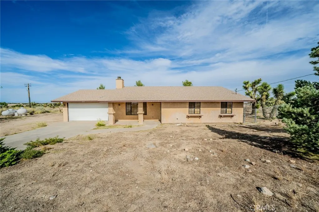 3818 Sunnyslope Road, Phelan, California 92371 home-pic-1