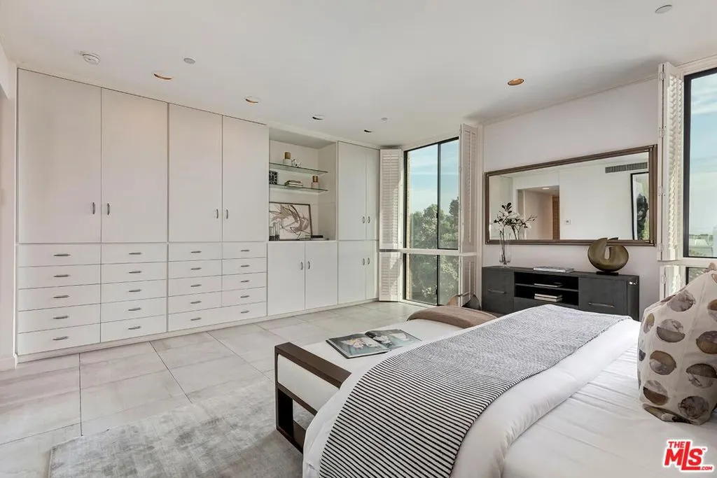 300 N Swall Drive 307, Beverly Hills, California 90211 home-pic-20