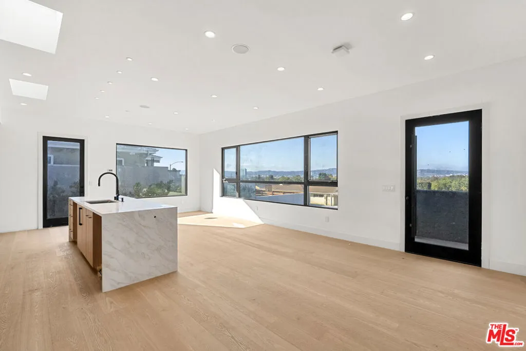 5280 Sanchez Drive, Los Angeles, California 90008 home-pic-7