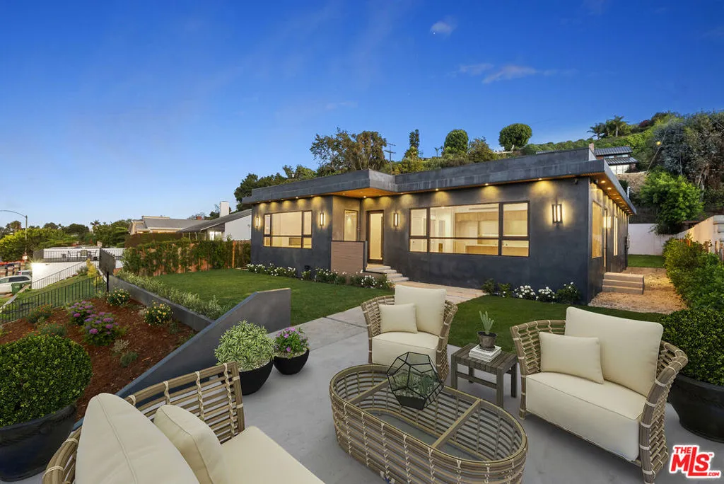 5280 Sanchez Drive, Los Angeles, California 90008 home-pic-0