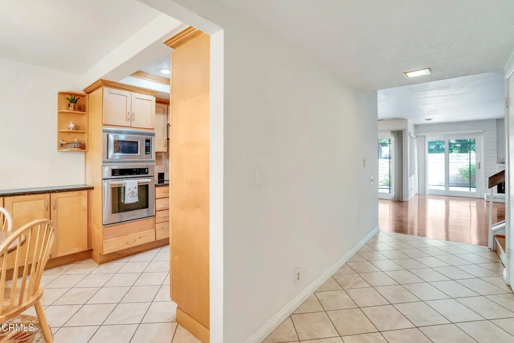 945 Mchugh Court, Ventura, California 93003 home-pic-7