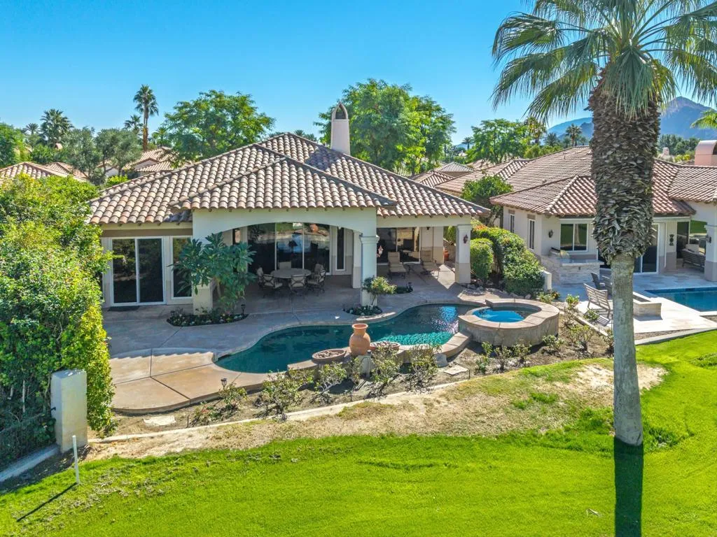 48145 Paso Tiempo Lane, La Quinta, California 92253 home-pic-6