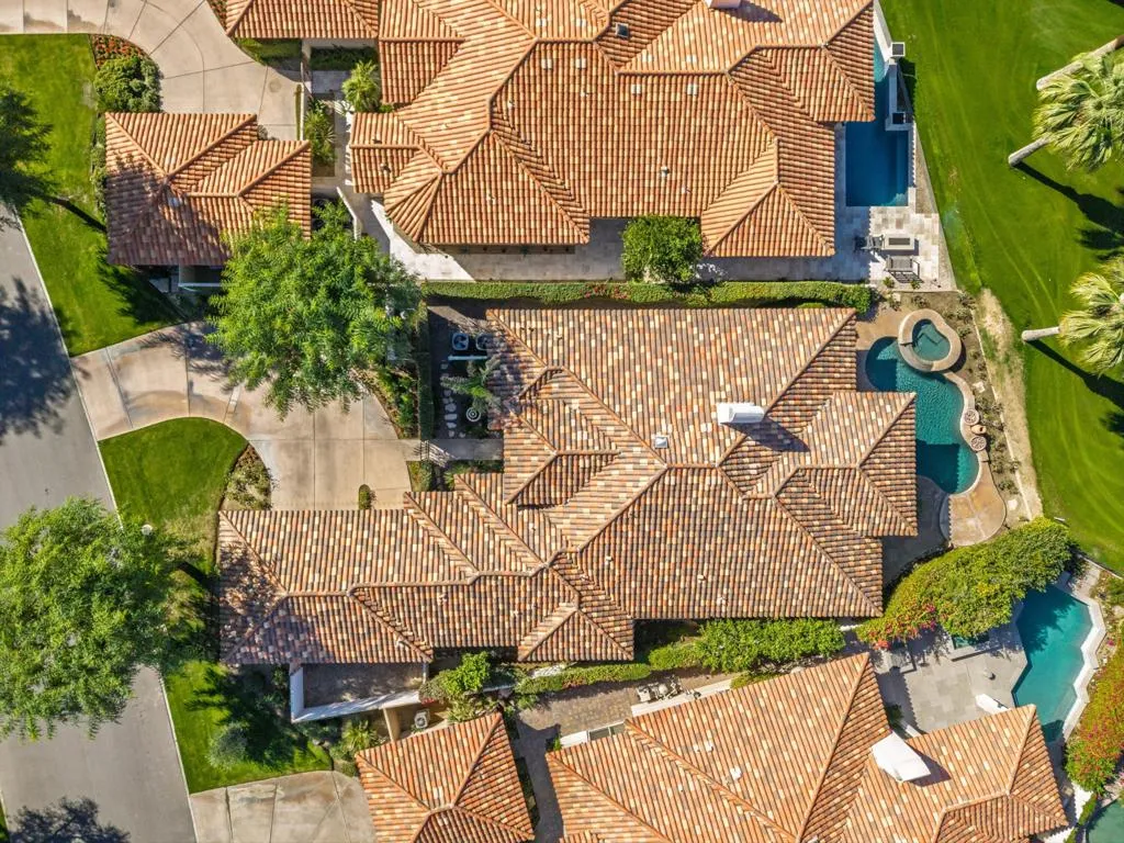 48145 Paso Tiempo Lane, La Quinta, California 92253 home-pic-8