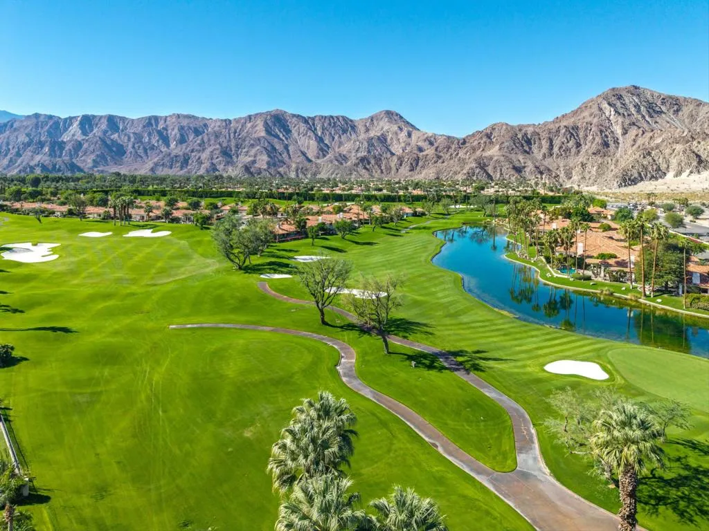 48145 Paso Tiempo Lane, La Quinta, California 92253 home-pic-10