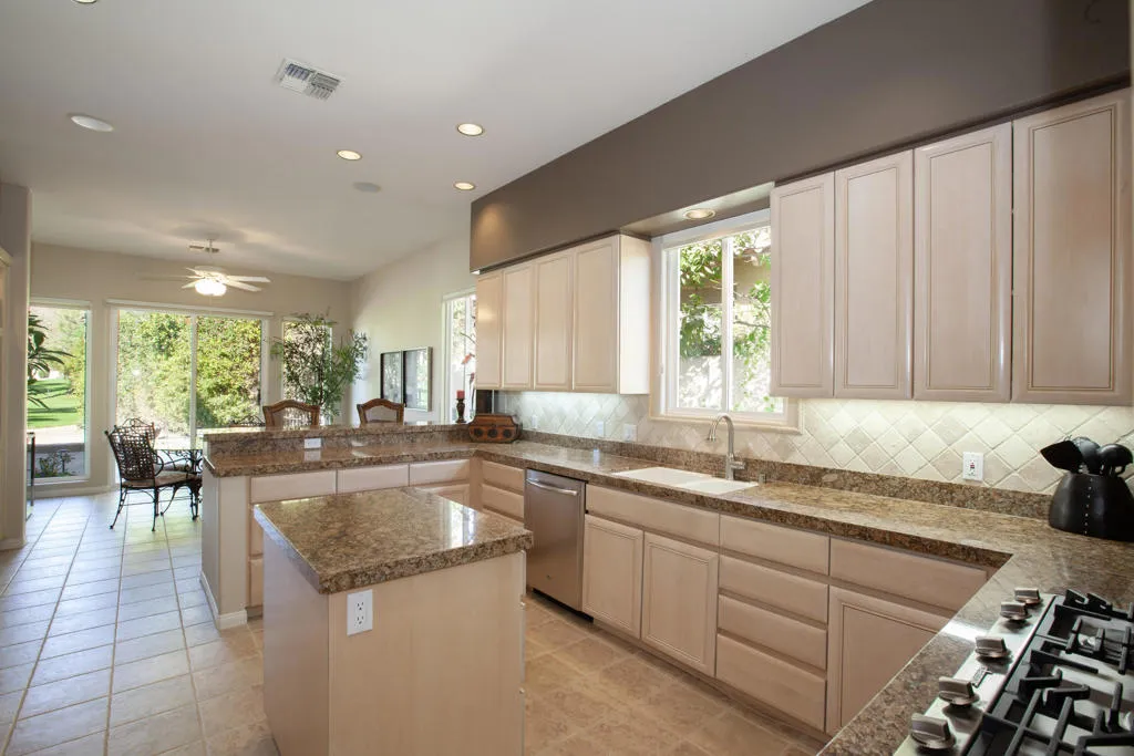 48145 Paso Tiempo Lane, La Quinta, California 92253 home-pic-20