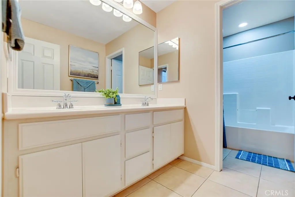 36039 Joltaire, Winchester, California 92596 home-pic-28