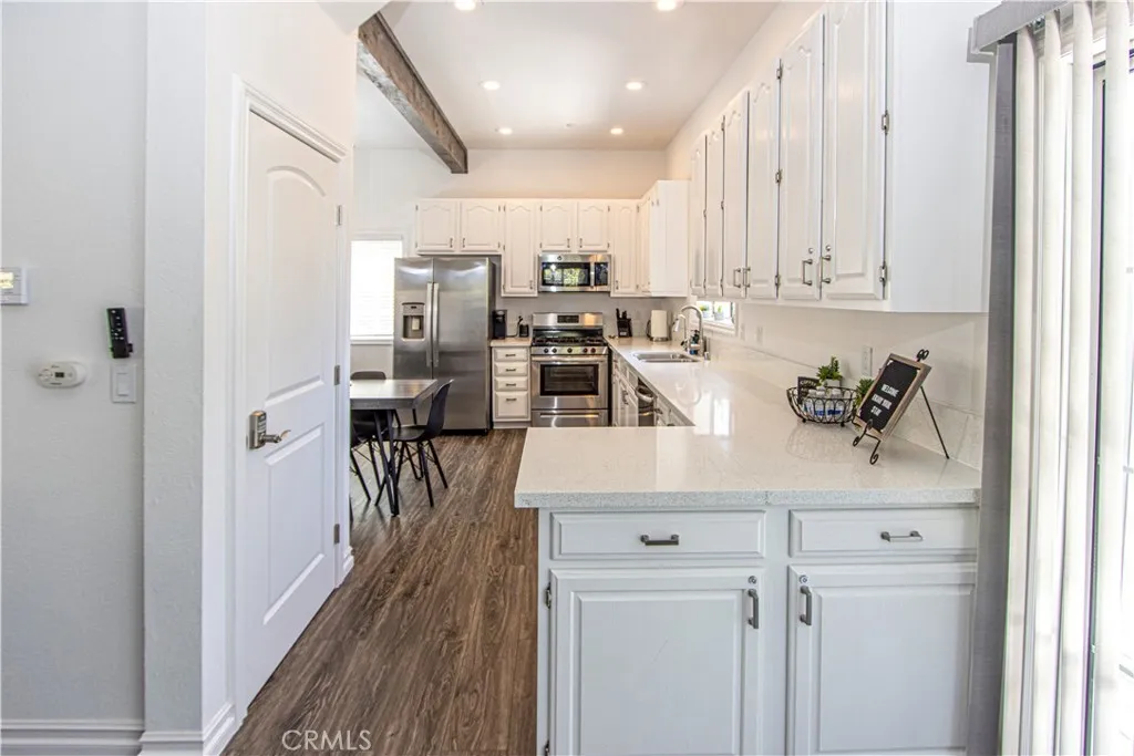 26448 Thunderbird Drive, Lake Arrowhead, California 92352 home-pic-5