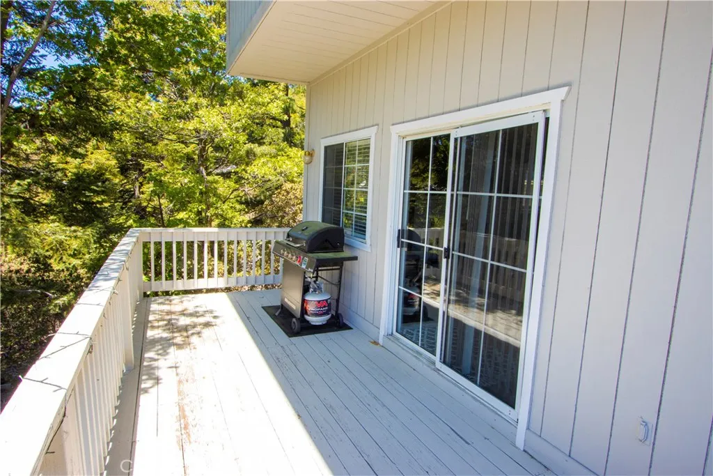 26448 Thunderbird Drive, Lake Arrowhead, California 92352 home-pic-16