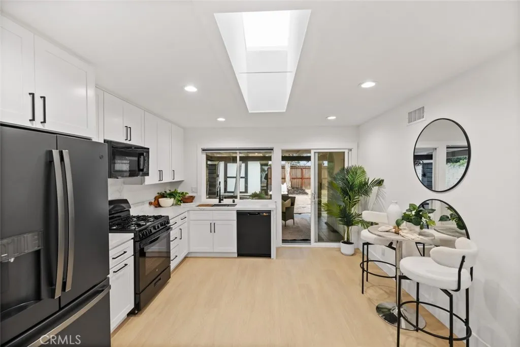 23342 Via Burriana, Mission Viejo, California 92691 home-pic-10