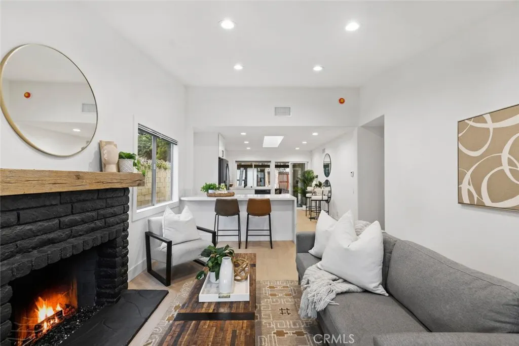 23342 Via Burriana, Mission Viejo, California 92691 home-pic-2