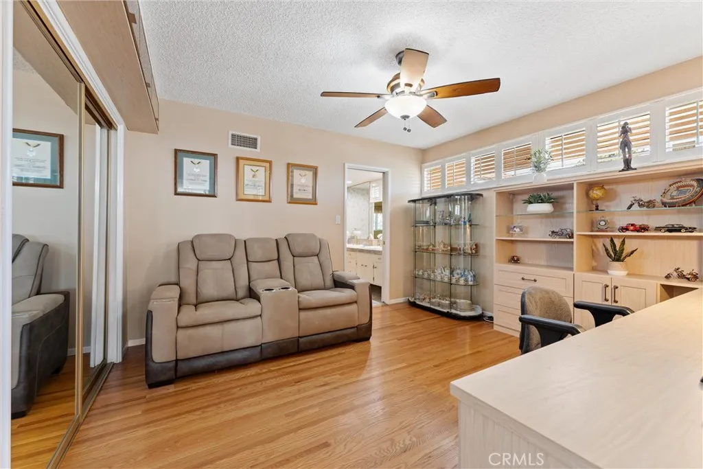 4845 Parkglen, View Park, California 90043 home-pic-19