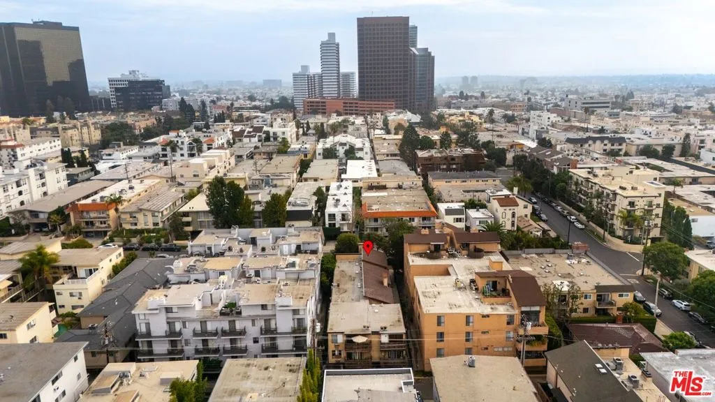 11743 Darlington Avenue 1, Los Angeles, California 90049 home-pic-4