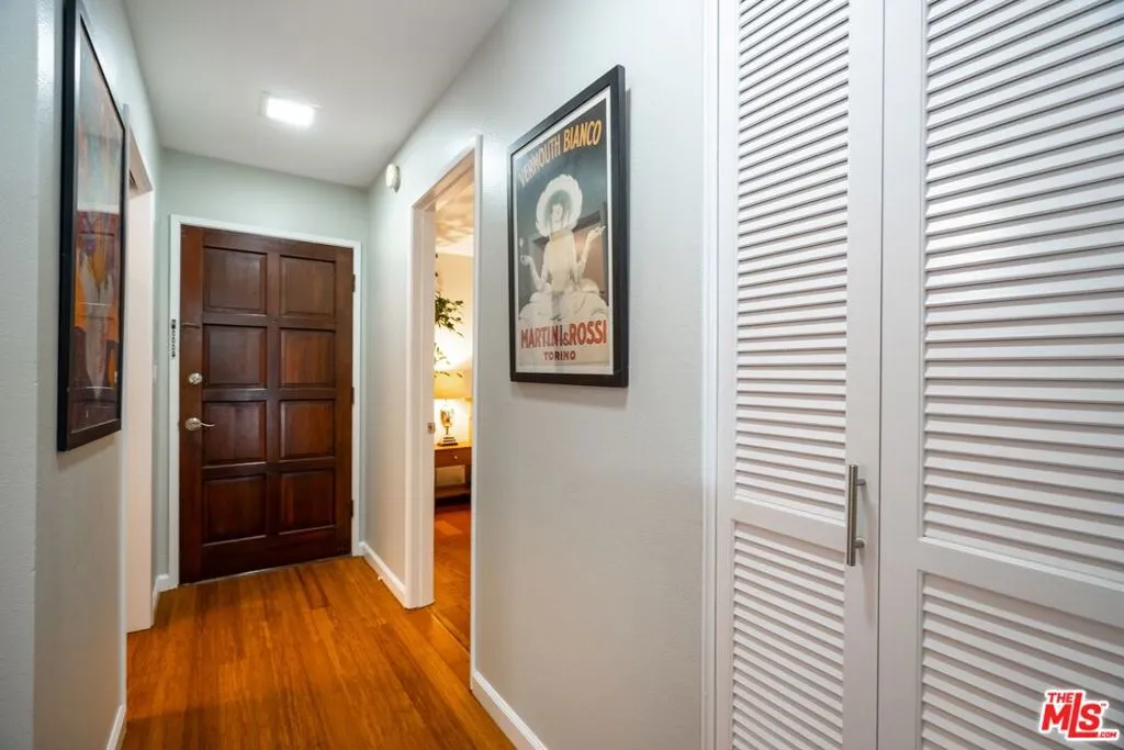 11743 Darlington Avenue 1, Los Angeles, California 90049 home-pic-8