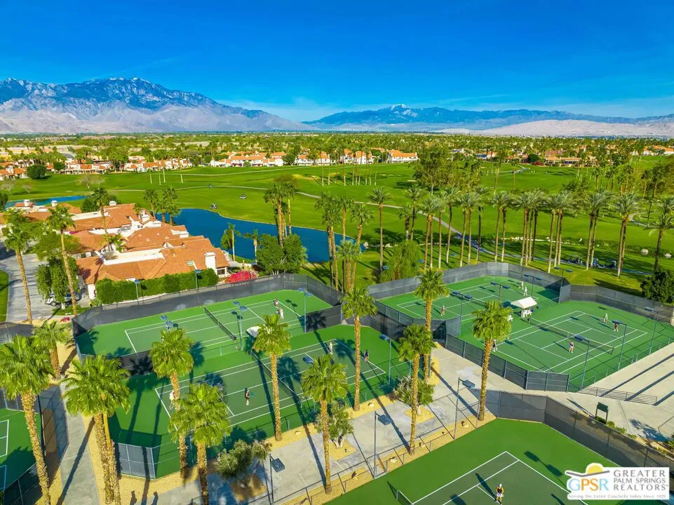 270 Desert Falls E Drive, Palm Desert, California 92211 home-pic-48