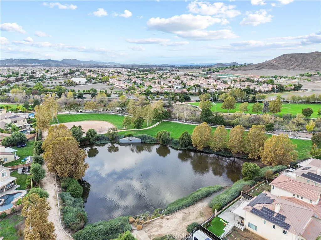 32372 Safflower, Winchester, California 92596 home-pic-13