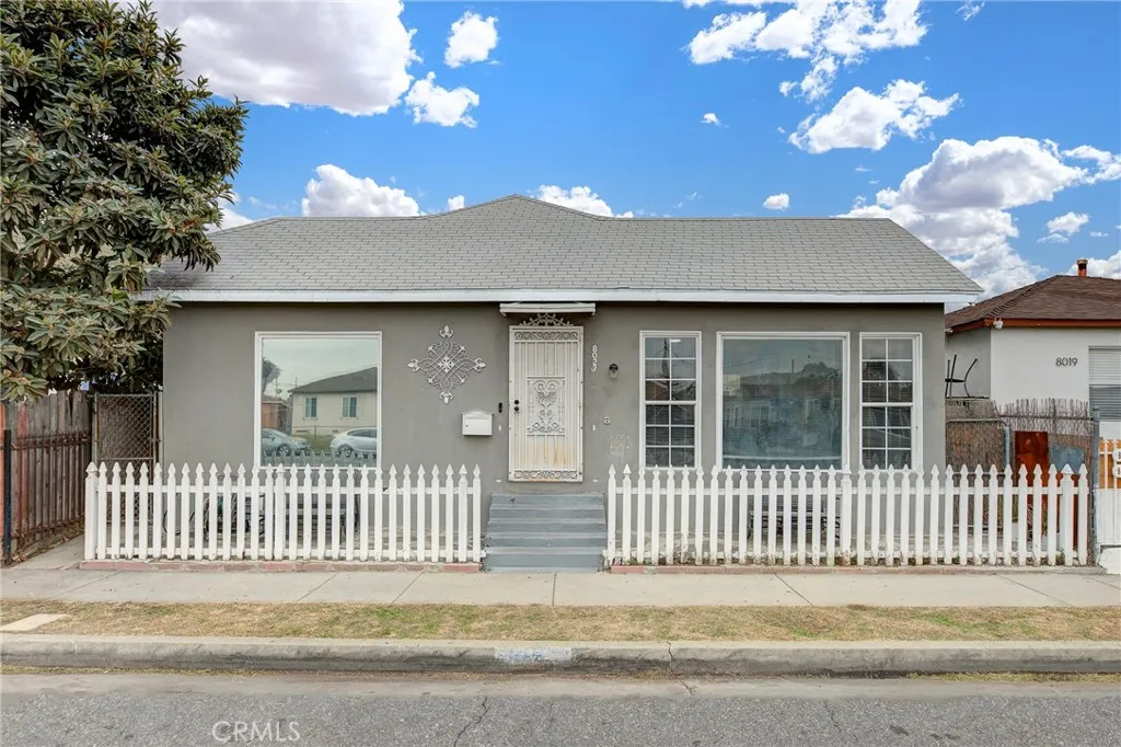 8023 Hooper Ave, Los Angeles, California 90001 home-pic-0