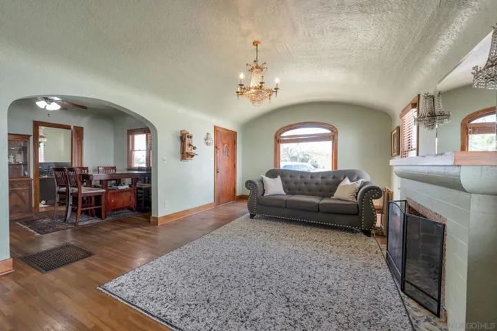 4817 Biona Dr, San Diego, California 92116
