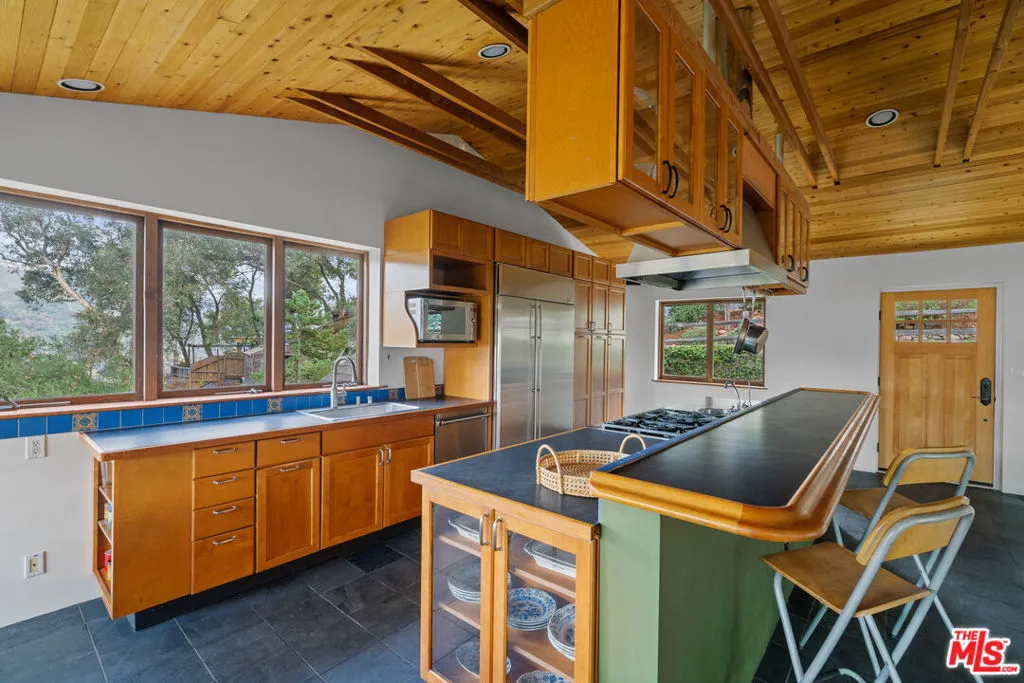 20006 Valley View Drive, Topanga, California 90290 home-pic-11