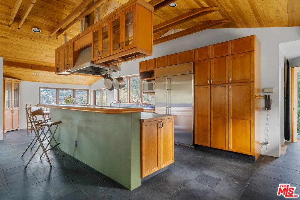 20006 Valley View Drive, Topanga, California 90290 home-pic-8