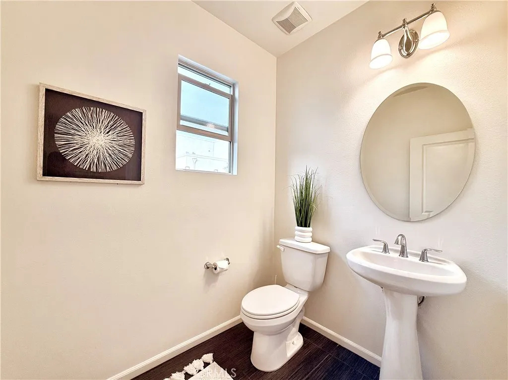 5547 Strand 103, Hawthorne, California 90250 home-pic-6